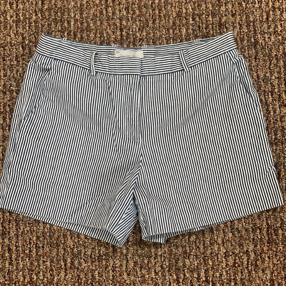 GAP women’s shorts tailored short cut blue and white stripes size 4R
